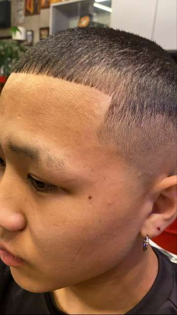 東淀川区井高野散髪　BARBERSHOP No18　